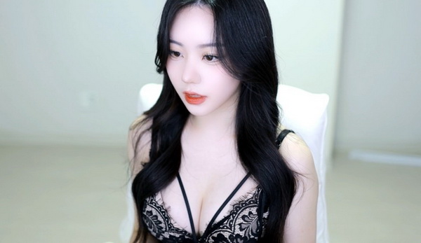 �ղ���Ʒһ�߶�������â��