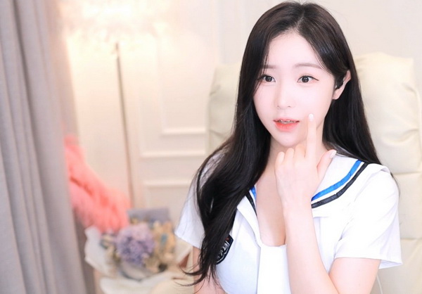 草莓香蕉樱桃黄瓜视频